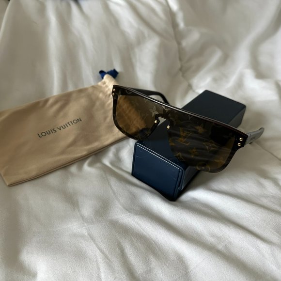 A pair of LV sunglasses for sale - Picture 2 of 2